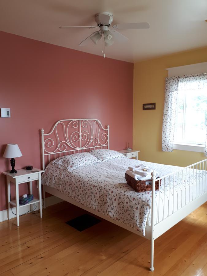 Dans Les Draps De Morphee Campbellton Exterior foto